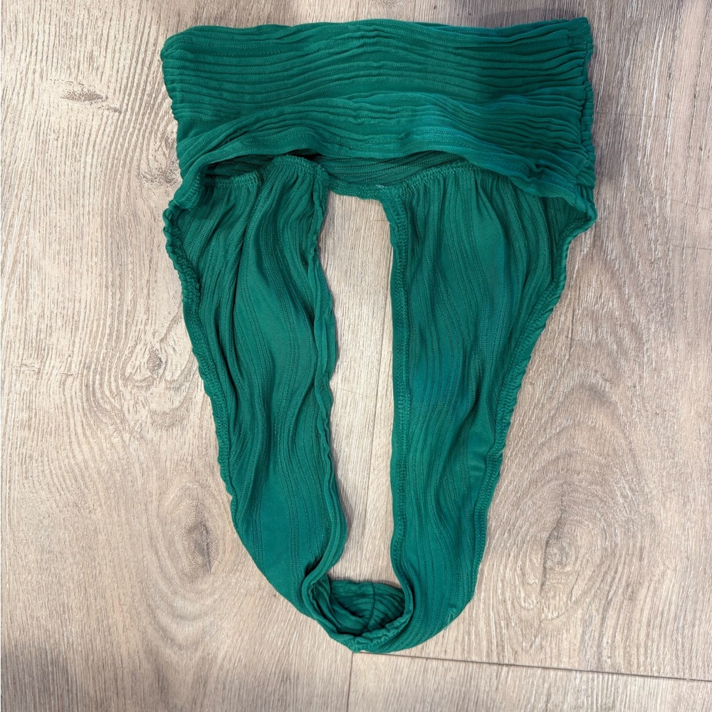 Green Textured Halter Top - Picture 2 of 3